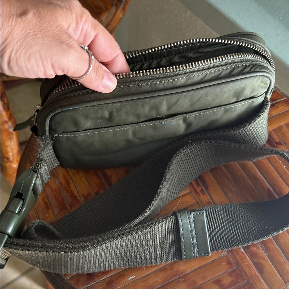 Tory Burch Olive Crossbody Bag - Picture 4 of 6